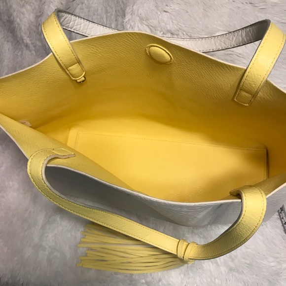 Large Tote with Tassel - Picture 2 of 8